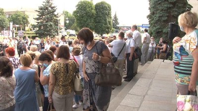 Прожити на 800 гривень: на Черкащині протестують медики Прожити на 800 гривень: на Черкащині протестують медики