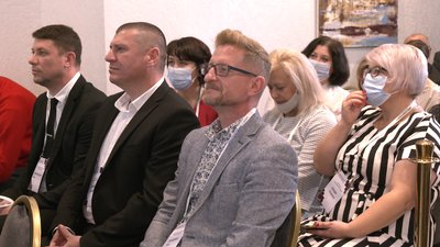 На Рівненщині відзначили відмінників освіти та вручили премії до Дня вчителя На Рівненщині відзначили відмінників освіти та вручили премії до Дня вчителя