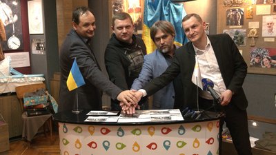 У Франківську погасили серію марок "І буде весна" У Франківську погасили серію марок "І буде весна"