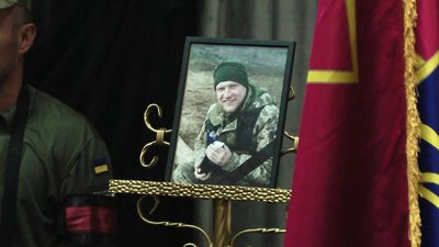 У Хмельницькому попрощалися з військовим Дмитром Івером