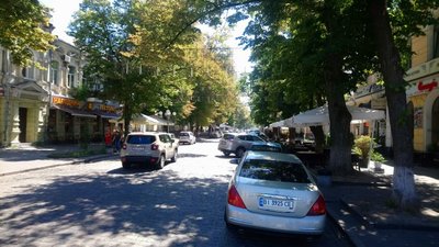 Пішохідну зону центральної вулиці Полтави зробили довшою