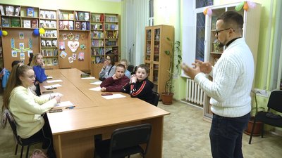 Діти Житомирщини пишуть "Живі листи" захисникам України