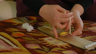 Наталія Дмитренко показує як створює гобелени Наталія Дмитренко показує як створює гобелени