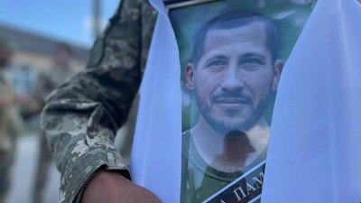 У Сумах попрощалися із матросом-стрільцем Олександром Топчієвим