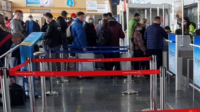 У аеропорту "Херсон" відновили чартерний авіарейс на Шарм–ель-Шейх У аеропорту "Херсон" відновили чартерний авіарейс на Шарм–ель-Шейх