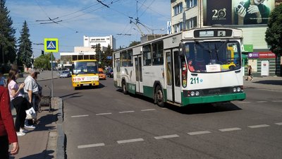 Перевізники не дотримуються правил: до Луцька в'їжджають