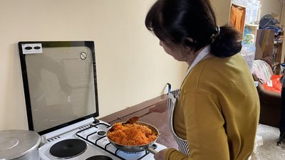 "Хочу підтримати українських воїнів". Херсонська волонтерка готує гарячі обіди для військових "Хочу підтримати українських воїнів". Херсонська волонтерка готує гарячі обіди для військових