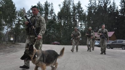 На Житомирщині провели антитерористичні навчання поблизу північного кордону України На Житомирщині провели антитерористичні навчання поблизу північного кордону України