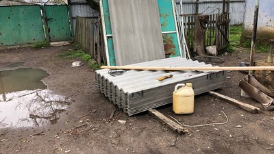 "Був би шифер — ми б вже самі накривали будинки": жителі села на Миколаївщині про потребу в будівельних матеріалах "Був би шифер — ми б вже самі накривали будинки": жителі села на Миколаївщині про потребу в будівельних матеріалах