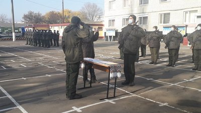 У Херсоні 40 військовослужбовців склали присягу на вірність України У Херсоні 40 військовослужбовців склали присягу на вірність України