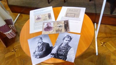 У Кропивницькому до 150-річчя Лесі Українки зібрали документи і фотографії про її життя та творчість У Кропивницькому до 150-річчя Лесі Українки зібрали документи і фотографії про її життя та творчість