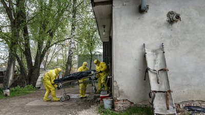 Лікарі, які борються з коронавірусом. Фоторепортаж