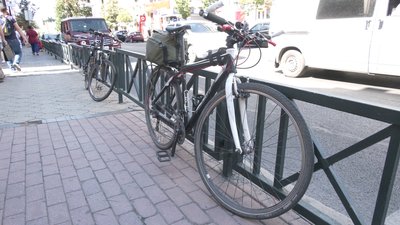 Припаркувати велосипед: чи достатньо місць для велотранспорту у Харкові