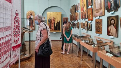 Картини, вистави та музика. Музей мистецтв у Кропивницькому влаштував "Ніч Музеїв" Картини, вистави та музика. Музей мистецтв у Кропивницькому влаштував "Ніч Музеїв"