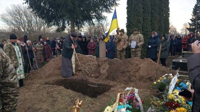 На Тернопільщині попрощалися із загиблим військовослужбовцем Миколою Дягілевим