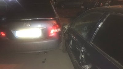 ДТП в Одесі: двоє людей у лікарні, пошкоджені 4 автівки ДТП в Одесі: двоє людей у лікарні, пошкоджені 4 автівки