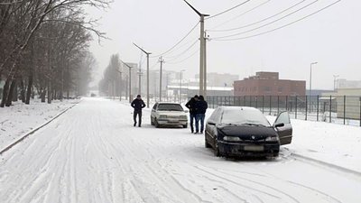 У Кам'янці легковик збив пішохода. Чоловіка госпіталізували до лікарні