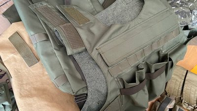 Майже 500 розвантажувальних жилетів, підсумків та плитоносок виготовили волонтери у Полтаві Майже 500 розвантажувальних жилетів, підсумків та плитоносок виготовили волонтери у Полтаві