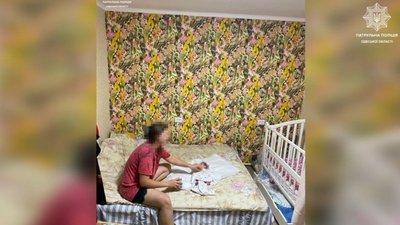 В Одесі знайшли немовля в каналізаційному люку В Одесі знайшли немовля в каналізаційному люку