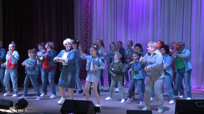 Дефіле кому за 60: у Корюківці пройшов жіночий конкурс краси Дефіле кому за 60: у Корюківці пройшов жіночий конкурс краси