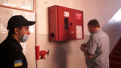 ДСНС-ники перевіряють запорізькі школи перед початком навчального року