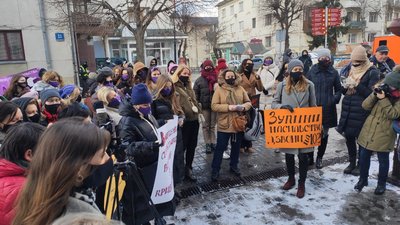 "Б’є – значить сяде!": під якими гаслами на Марш жінок вийшли волиняни "Б’є – значить сяде!": під якими гаслами на Марш жінок вийшли волиняни