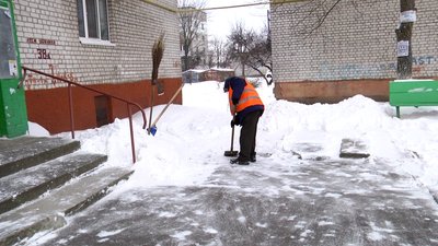 Дороги та тротуари в Житомирі мають почистити до кінця дня Дороги та тротуари в Житомирі мають почистити до кінця дня