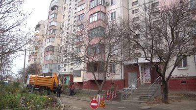 Дві багатоповерхівки у Херсоні через аварію залишились без води: коли поновлять водопостачання