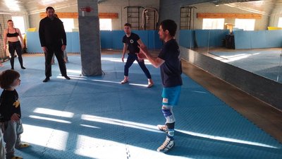 "Тренування для всієї родини" влаштували в Академії боротьби Юрія Голуба в Сумах "Тренування для всієї родини" влаштували в Академії боротьби Юрія Голуба в Сумах