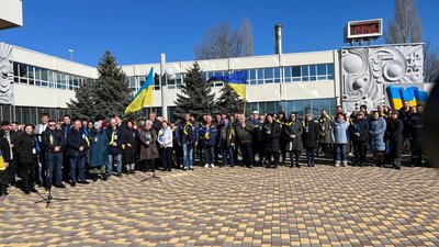 Міста-супутники провели акції на підтримку мешканців Енергодара та співробітників Запорізької АЕС
