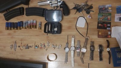 На Київщині затримали п'ятьох членів озброєної банди На Київщині затримали п'ятьох членів озброєної банди
