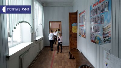 "Захворюваність не зростала": у Тростянці на Сумщині пояснили, чому діти пішли до школи "Захворюваність не зростала": у Тростянці на Сумщині пояснили, чому діти пішли до школи