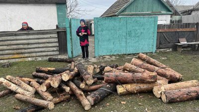 300 жителів приватного сектору Курахівської громади отримали безкоштовні дрова
