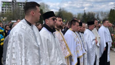 Був людиною з великим серцем: у Тернополі попрощалися з командиром взводу Валерієм Дороховим Був людиною з великим серцем: у Тернополі попрощалися з командиром взводу Валерієм Дороховим