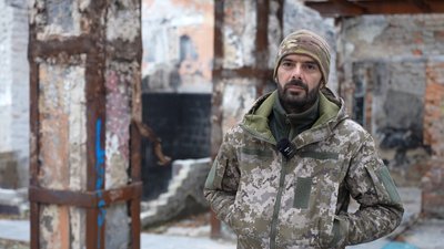 "Бийтеся до кінця": історія військового 1 штурмового полку, який вступив у рукопашний бій зі спецпризначенцем РФ