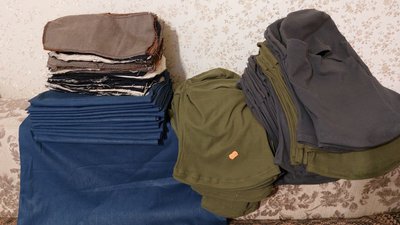 Марія Чичкало шиє для поранених речі у госпіталь Марія Чичкало шиє для поранених речі у госпіталь