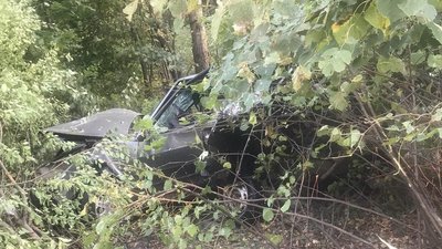 ДТП під Житомиром: водій наїхав на автівку, що стояла на узбіччі – двоє 19-річних хлопців у лікарні