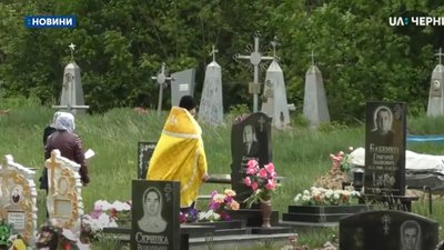 Сьогодні в Журавці поховали жінку, яка хворіла на коронавірус Сьогодні в Журавці поховали жінку, яка хворіла на коронавірус