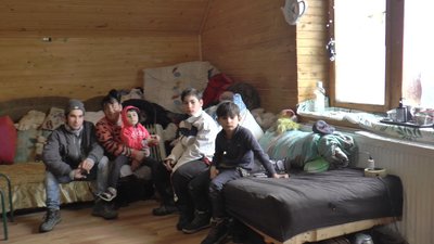 Із берега річки — у справжній будинок. Історія сім'ї франківських ромів Роубі та Гіти Із берега річки — у справжній будинок. Історія сім'ї франківських ромів Роубі та Гіти