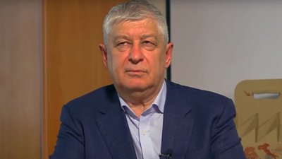 1,1 млн євро для РФ: затримали директора картонно-тарного заводу з філіями на Київщині, Дніпропетровщині та Луганщині 1,1 млн євро для РФ: затримали директора картонно-тарного заводу з філіями на Київщині, Дніпропетровщині та Луганщині