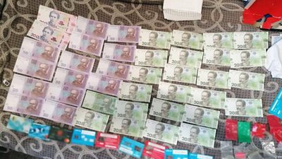 У Житомирі оголосили про підозру групі наркодилерів, місячний прибуток яких сягав 350 тисяч гривень У Житомирі оголосили про підозру групі наркодилерів, місячний прибуток яких сягав 350 тисяч гривень