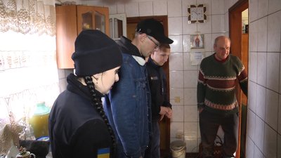 Перевірка пічного опалення у приватних будинках: на Житомирщині фахівці ДСНС провели рейд Перевірка пічного опалення у приватних будинках: на Житомирщині фахівці ДСНС провели рейд