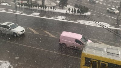 У столиці випав сніг У столиці випав сніг
