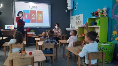 Без оцінок і з обіймами: як працюють "Школи супергероїв" на Дніпропетровщині Без оцінок і з обіймами: як працюють "Школи супергероїв" на Дніпропетровщині
