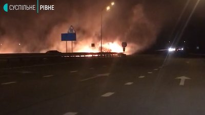 Біля Рівного – знову польова пожежа неподалік АЗС