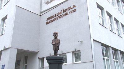 В Ужгороді відкрили сорок п'яту міні-скульптурку