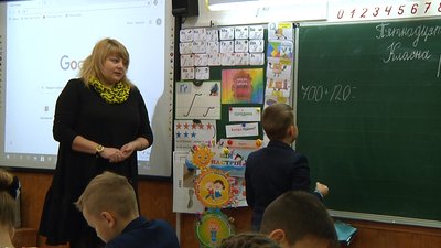 У Житомирі вчителі початкових класів пішли складати ЗНО