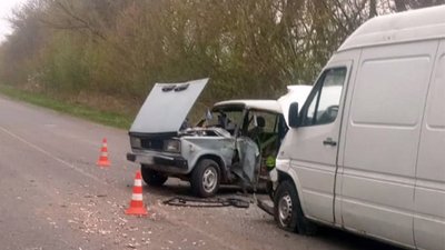 Неповнолітній за кермом й травмована дитина: на Хмельниччині сталось три аварії Неповнолітній за кермом й травмована дитина: на Хмельниччині сталось три аварії