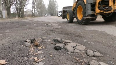 У Херсоні припинили ремонт вулиці Паровозна. Які причини