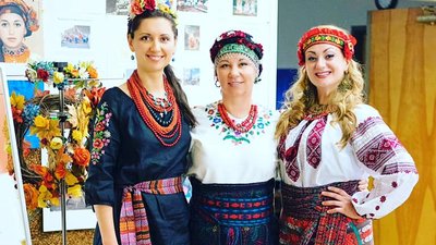 Американська співачка Yevae, яка народилася на Дніпропетровщині, допомагає Україні. Інтерв’ю Американська співачка Yevae, яка народилася на Дніпропетровщині, допомагає Україні. Інтерв’ю